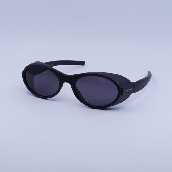 🕶️ New Givenchy GV40065I 02A Sunglasses - Matte Black Frame, Grey Frame - Picture 1 of 10